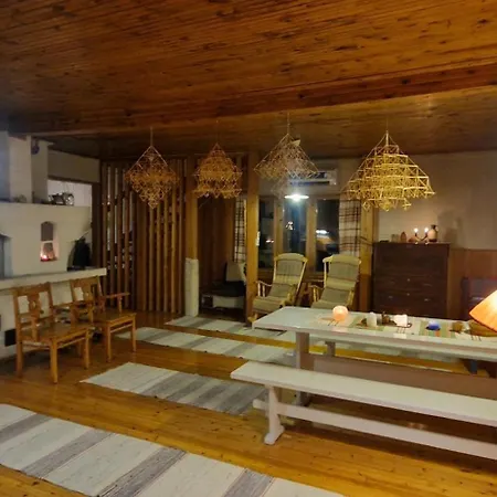 Perinnetalo Taivalkoskella *